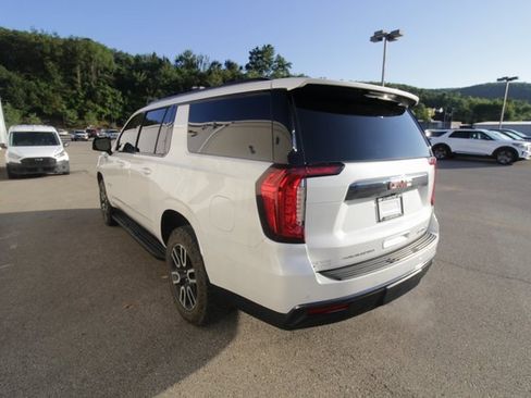 Used 2023 GMC Yukon XL AT4 w/ Technology Package image 14