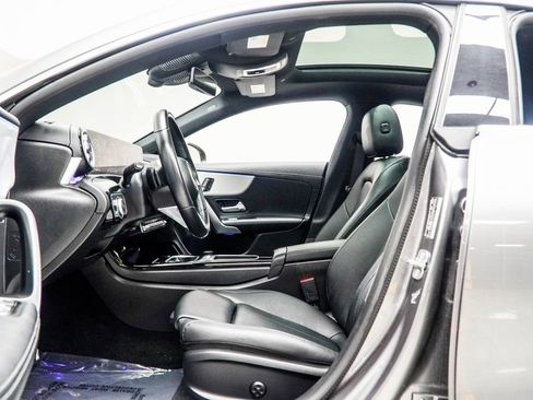 Used 2025 Mercedes-Benz CLA 250 image 33