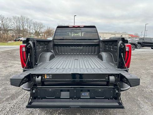 Used 2025 GMC Sierra 3500 Denali Ultimate image 7