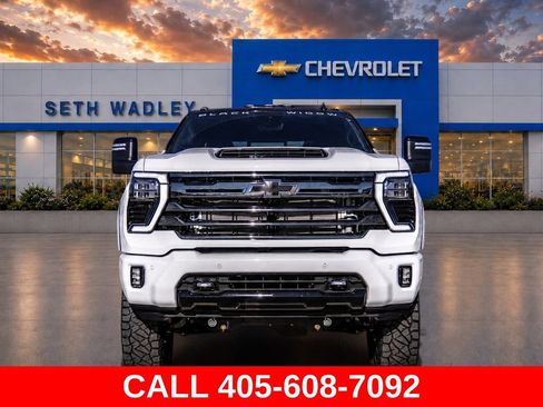 Used 2025 Chevrolet Silverado 3500 High Country w/ High Country Premium Package AWD/4WD image 2
