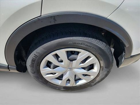 Used 2021 Toyota C-HR LE image 12