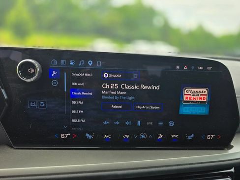 Used 2025 Chevrolet Traverse LT AWD/4WD image 30