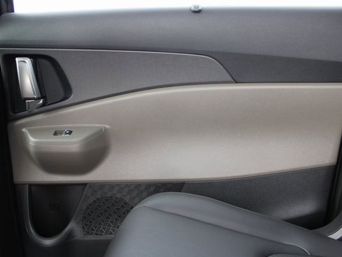 New 2026 Kia Carnival EX image 34