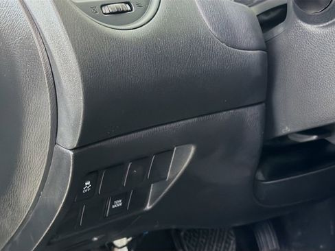 Used 2020 Nissan Pathfinder S FWD image 12