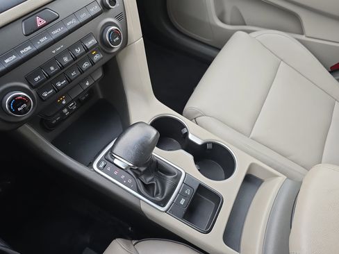 Used 2017 Kia Sportage EX image 21