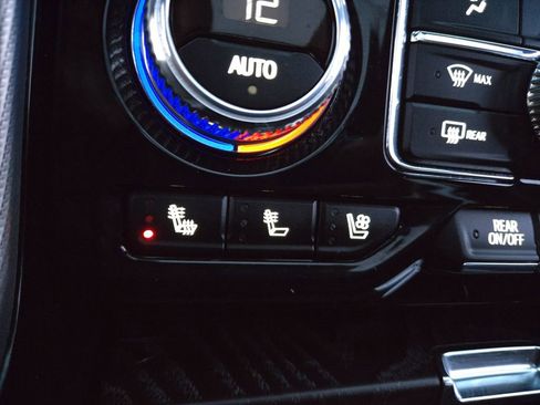 Used 2023 GMC Yukon XL Denali image 25