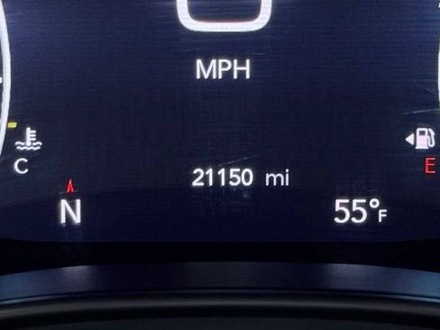Certified 2025 Chrysler Pacifica Limited FWD image 37
