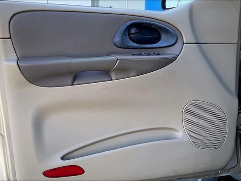 Used 2004 Chevrolet TrailBlazer LS image 21