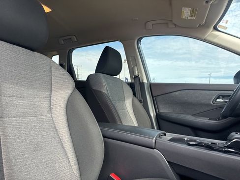 Certified 2023 Nissan Rogue SV FWD image 28