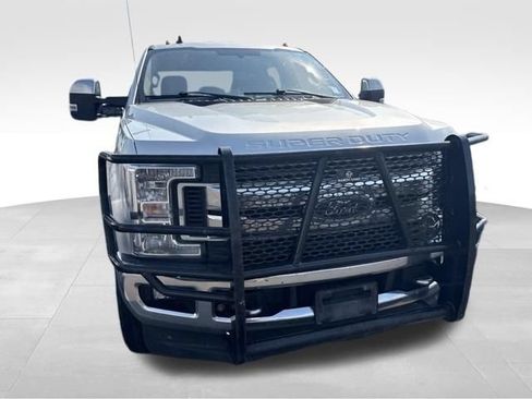 Used 2019 Ford F350 XLT w/ XLT Premium Package AWD/4WD image 6