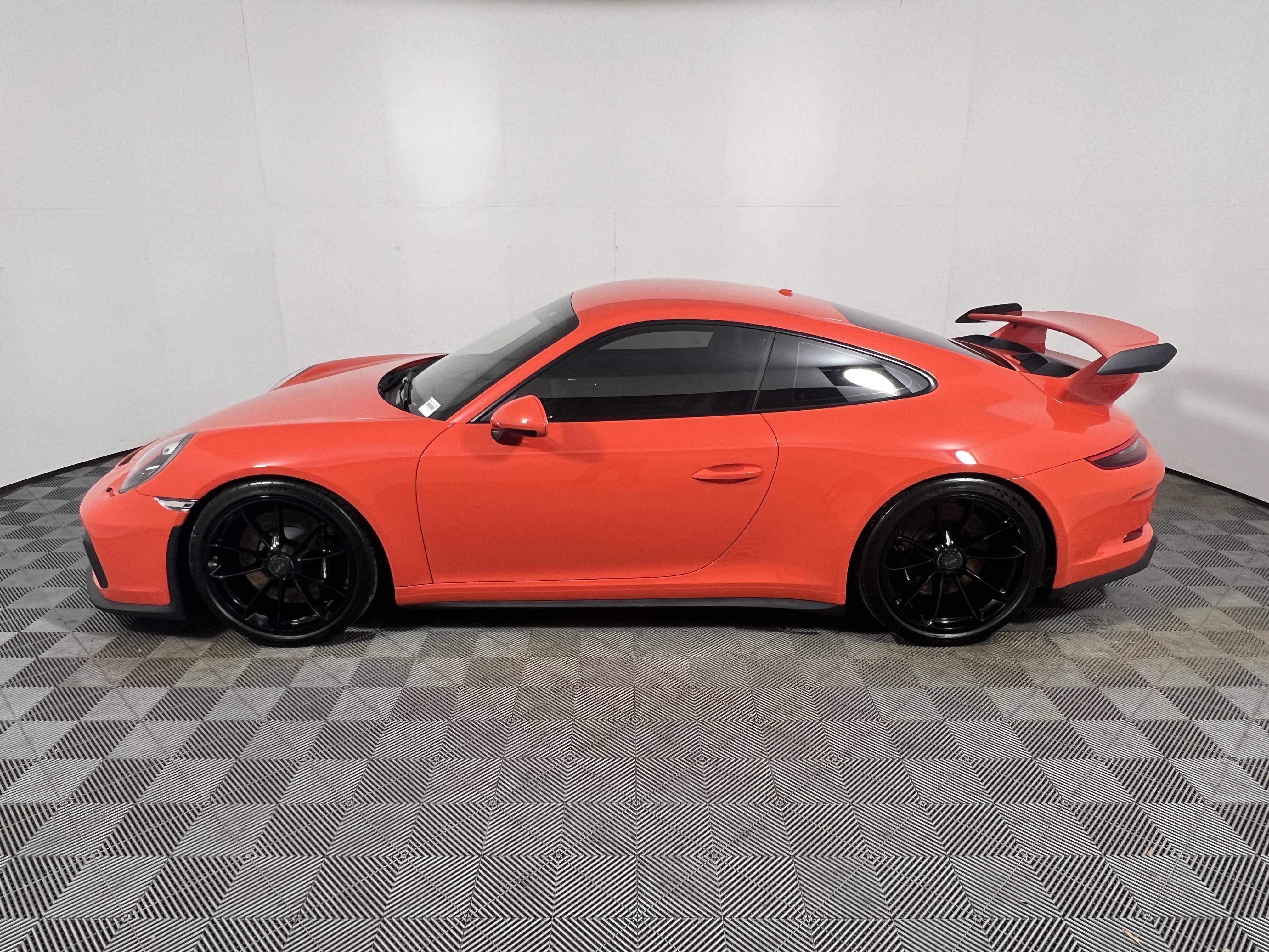 Certified 2018 Porsche 911 GT3 RWD image 2
