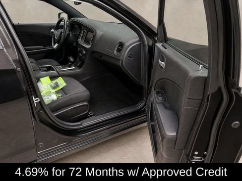 Used 2018 Dodge Charger SXT w/ Travel & Safety Group RWD image 13
