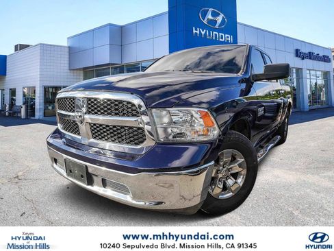 Used 2017 RAM 1500 Classic SLT image 1