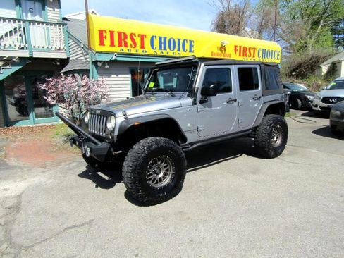 Used 2015 Jeep Wrangler Unlimited Sport image 2
