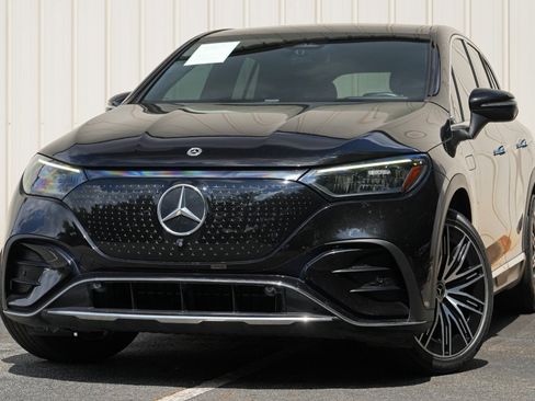 Used 2023 Mercedes-Benz EQE 500 4MATIC SUV image 3