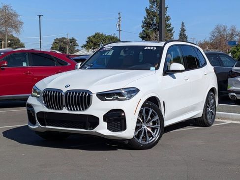 Certified 2022 BMW X5 xDrive40i w/ M Sport Package image 1