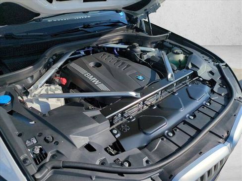 New 2026 BMW X5 sDrive40i image 17