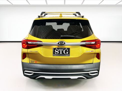 Used 2021 Kia Seltos SX w/ SX Sunroof Package AWD/4WD image 5
