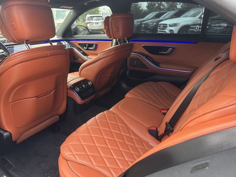 Used 2023 Mercedes-Benz S 580 4MATIC Sedan w/ AMG Line image 10
