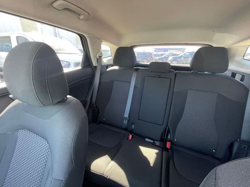 Used 2025 Kia Sportage LX image 38