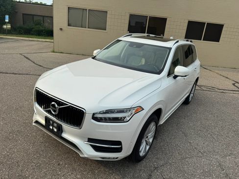 Used 2017 Volvo XC90 T6 Momentum w/ Vision Package AWD/4WD image 14