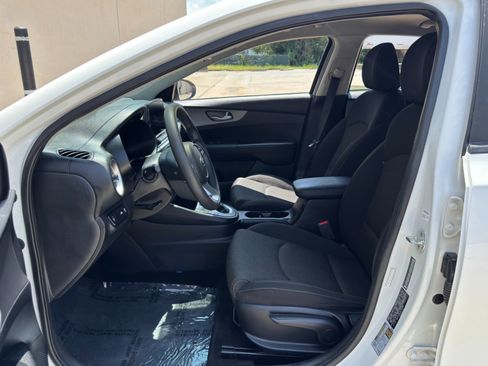 Used 2019 Kia Forte LXS FWD image 15