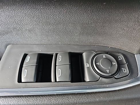 Used 2022 Chevrolet Silverado 1500 LT Trail Boss image 27