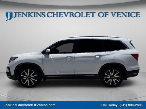 Used 2022 Honda Pilot Touring image 9