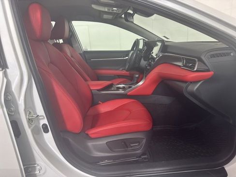 Used 2021 Toyota Camry XSE image 4