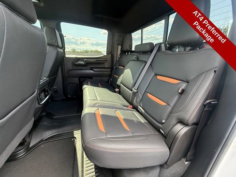 Used 2023 GMC Sierra 1500 AT4 w/ AT4 Premium Package AWD/4WD image 34