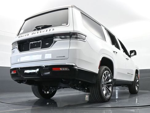 Used 2024 Jeep Grand Wagoneer Series III image 54