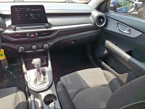 Used 2024 Kia Forte LXS w/ LXS Technology Package FWD image 11