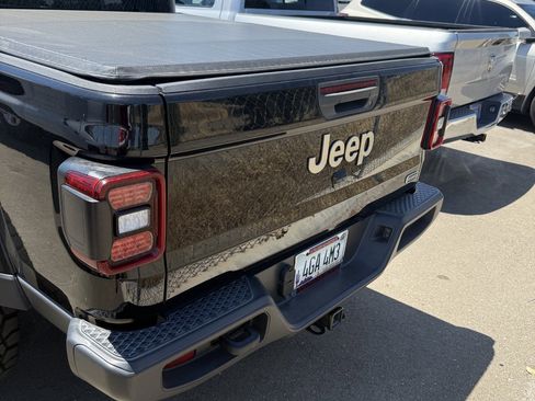 Used 2020 Jeep Gladiator Overland AWD/4WD image 12