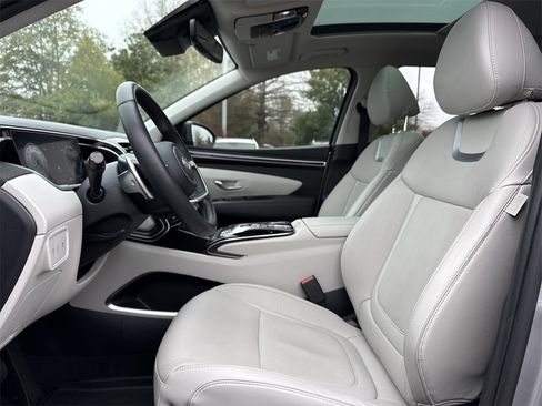 Used 2024 Hyundai Tucson Limited image 11