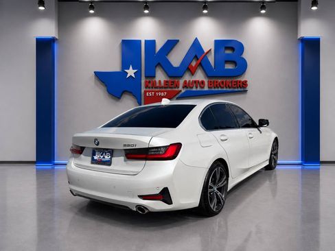 Used 2019 BMW 330i Sedan w/ Premium Package RWD image 3