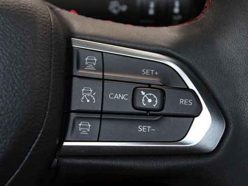 Used 2024 Jeep Compass Trailhawk AWD/4WD image 31