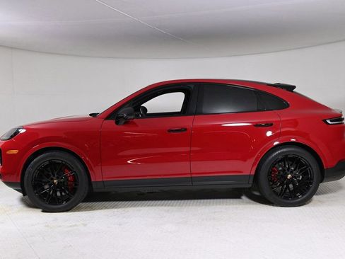 Certified 2025 Porsche Cayenne S image 2