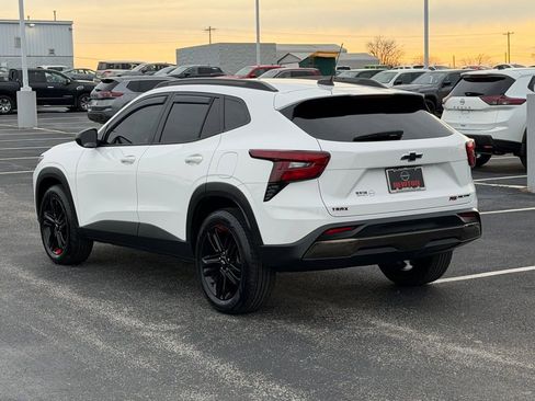 Used 2025 Chevrolet Trax ACTIV w/ Sunroof Package image 7