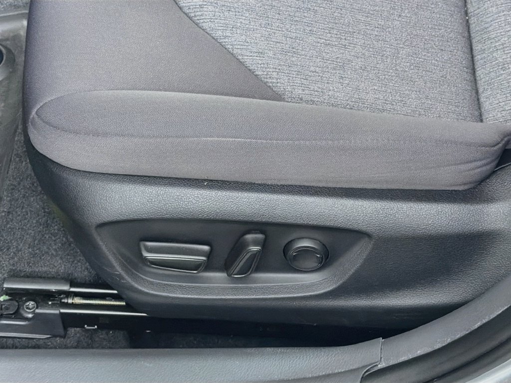 Used 2023 Toyota Camry LE FWD image 13