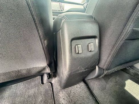 Used 2021 Nissan Kicks SV FWD image 20