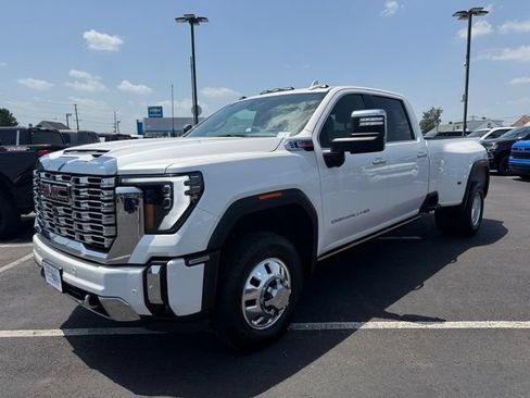 Certified 2024 GMC Sierra 3500 Denali w/ Denali Reserve Package AWD/4WD image 3