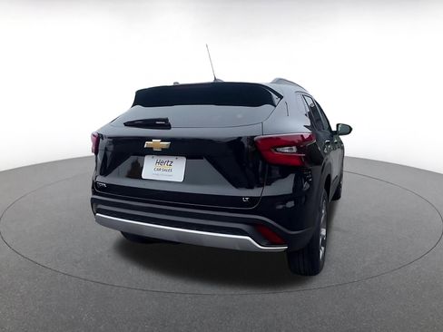 Used 2025 Chevrolet Trax LT w/ LT Convenience Package image 14