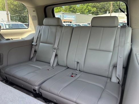Used 2008 Chevrolet Tahoe LTZ w/ LTZ Preferred Equipment Group RWD image 26