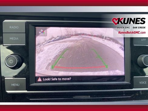 Used 2024 Volkswagen Jetta SE image 18