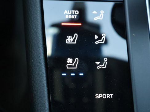 New 2025 Porsche Macan image 26