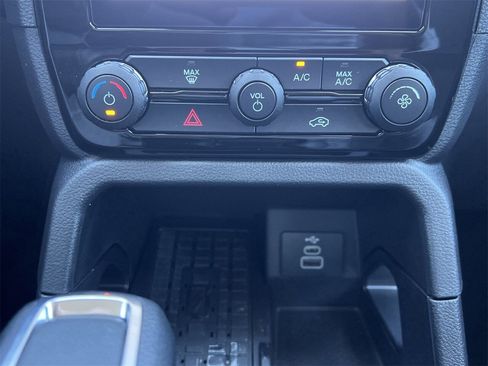 New 2025 Ford Ranger XLT w/ FX4 Off-Road Package image 5