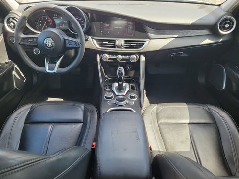 Used 2020 Alfa Romeo Giulia w/ Nero Edizione RWD image 10