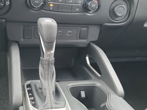 Used 2023 Nissan Frontier SV image 17