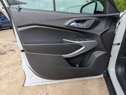 New 2026 Chevrolet Trax LS w/ LS Convenience Package FWD image 12