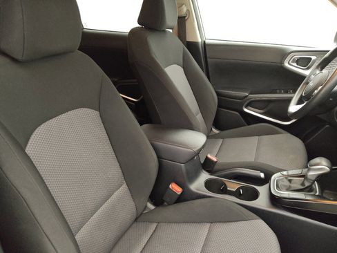 Used 2023 Kia Soul LX w/ Option Group 015 FWD image 21